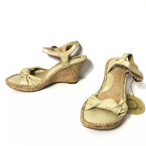 NEW BORN Womens Metallic Gold Beige Leather Knot Comfort Cork Wedge Sandals 8